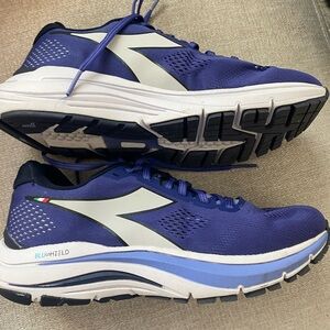 Diadora Blue & White BluShield Running Sneakers Size 7